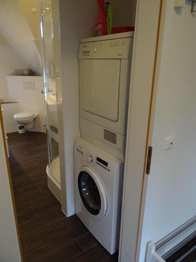 Ferienwohnung-Dg-Im-Reetdachhaus-Im-Ort-Welt Ngoại thất bức ảnh