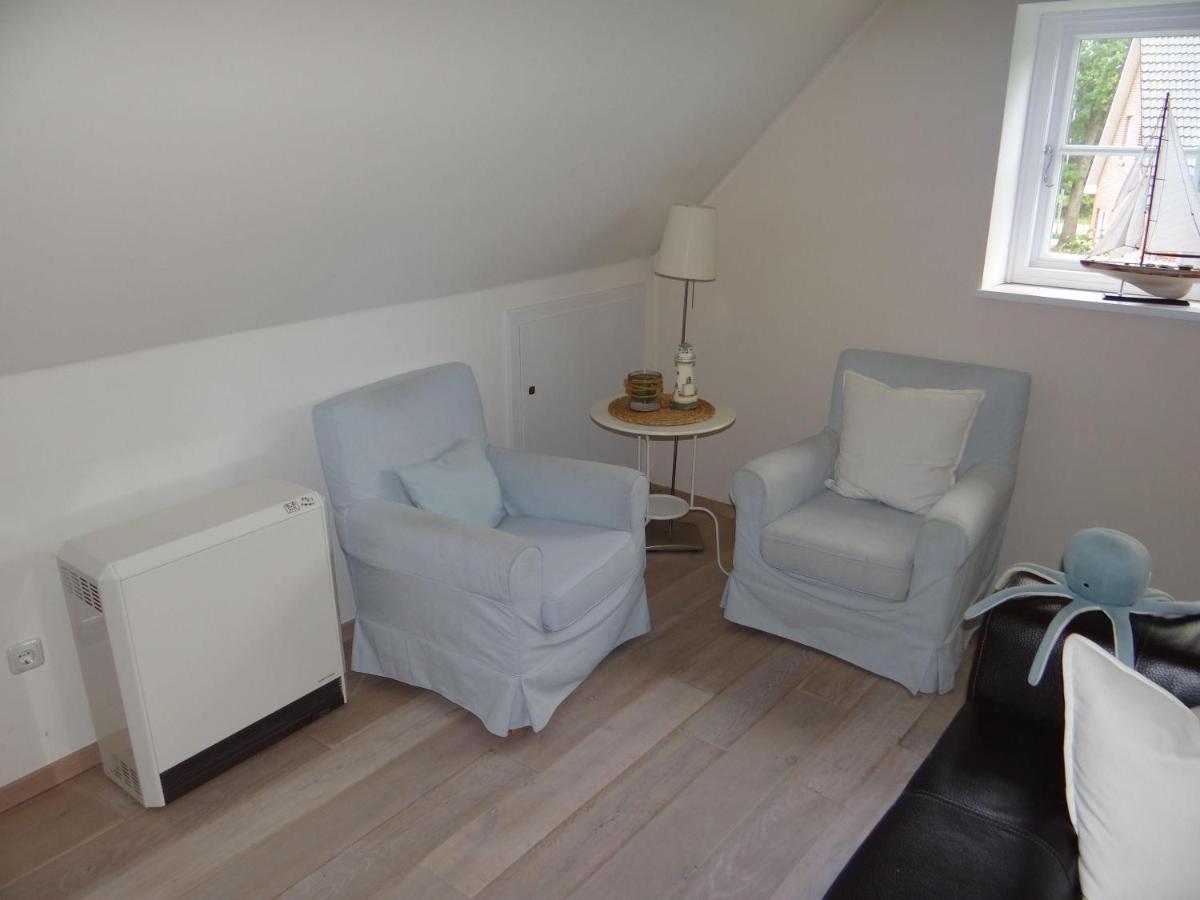 Ferienwohnung-Dg-Im-Reetdachhaus-Im-Ort-Welt Ngoại thất bức ảnh